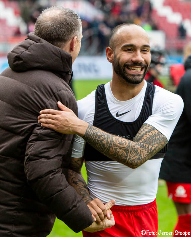 Afgelopen woensdag was Klaiber in tranen na zijn gele kaart tegen Ajax waardoor hij de bekerfinale moet missen. Vandaag kon hij alleen maar lachen: Voorzet, doelpunt en drie punten.