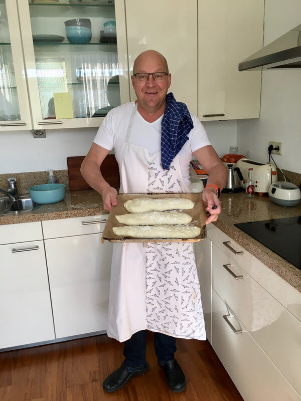 Rob van der Lingen als bakker. Foto: Van der Lingen