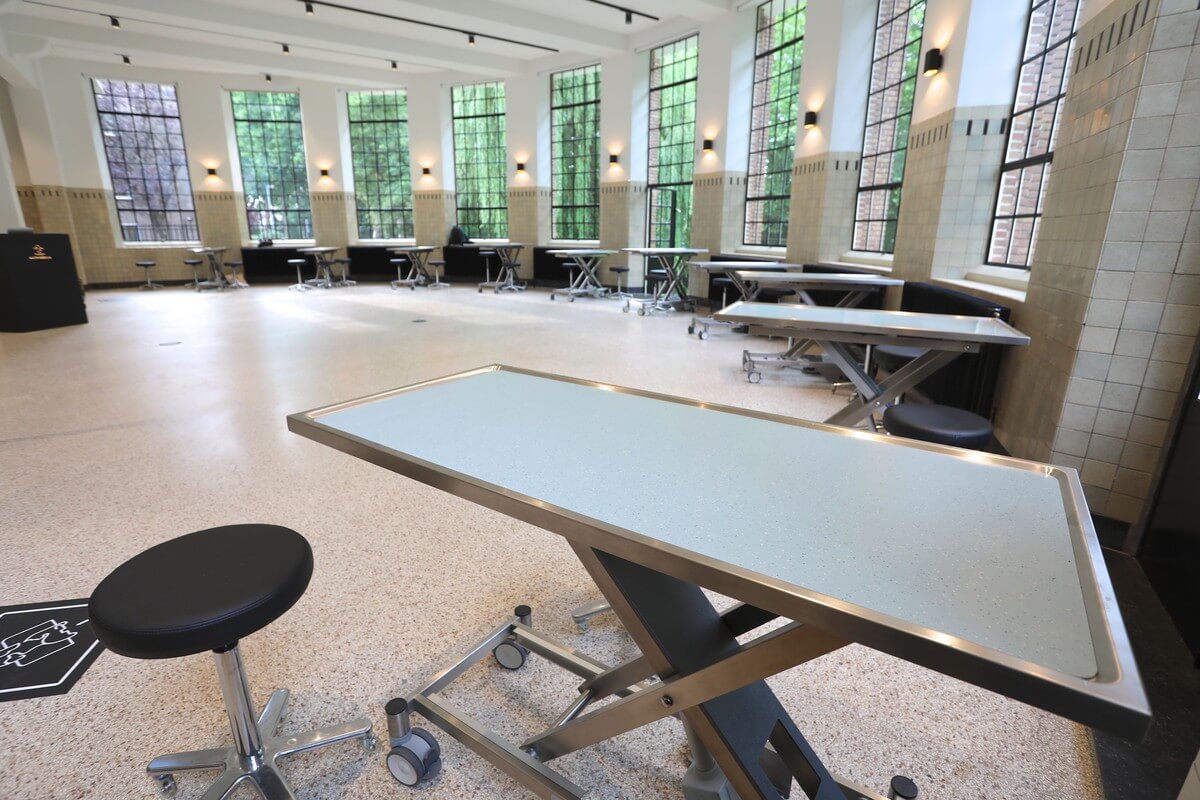 De snijzaal in het Anatomiegebouw. Foto: Ton van den Berg