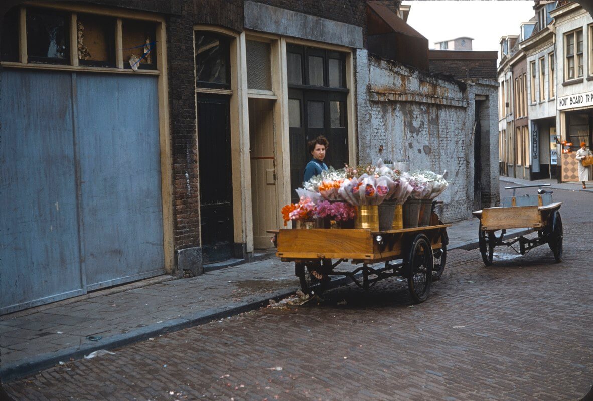 Marie Veenendaal in Wijk C. Foto: M.A. Haas uit boek Van Stadsie tot Stad