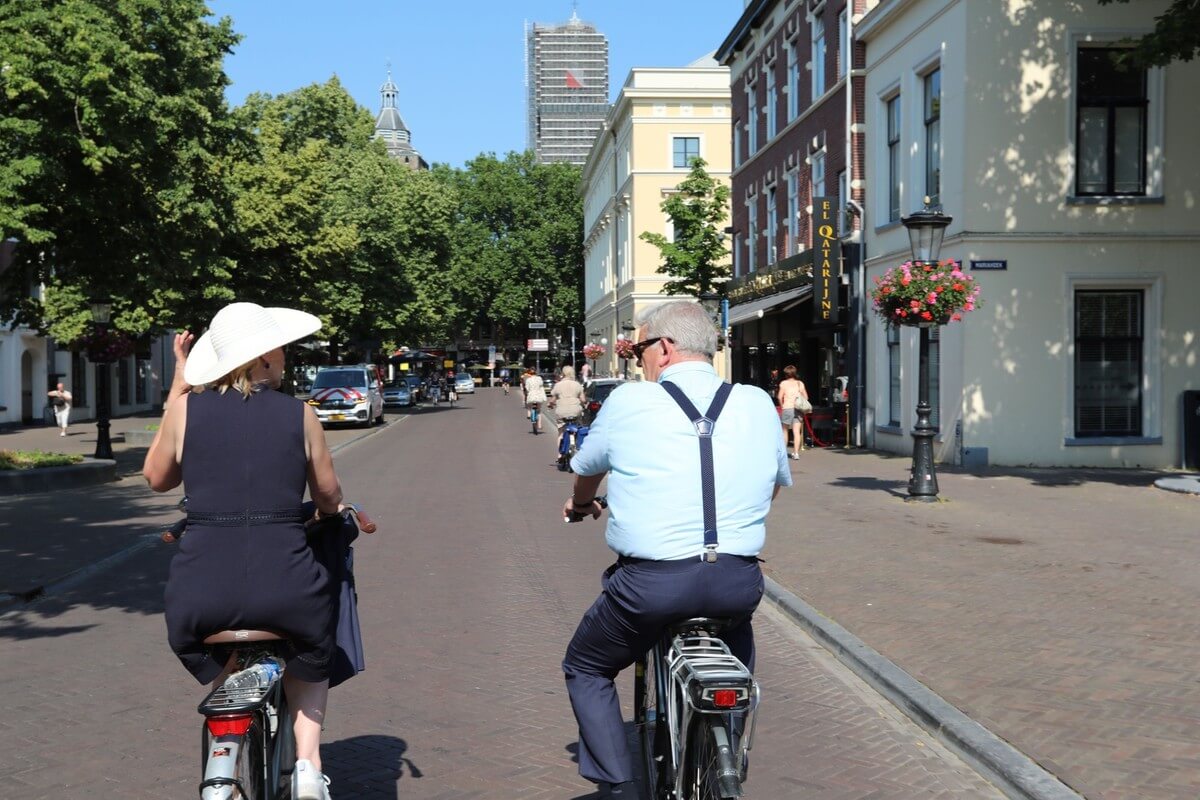 Op weg naar Domplein met kabinet-chef Mariëlle de Vuist-Hoogendoorn.