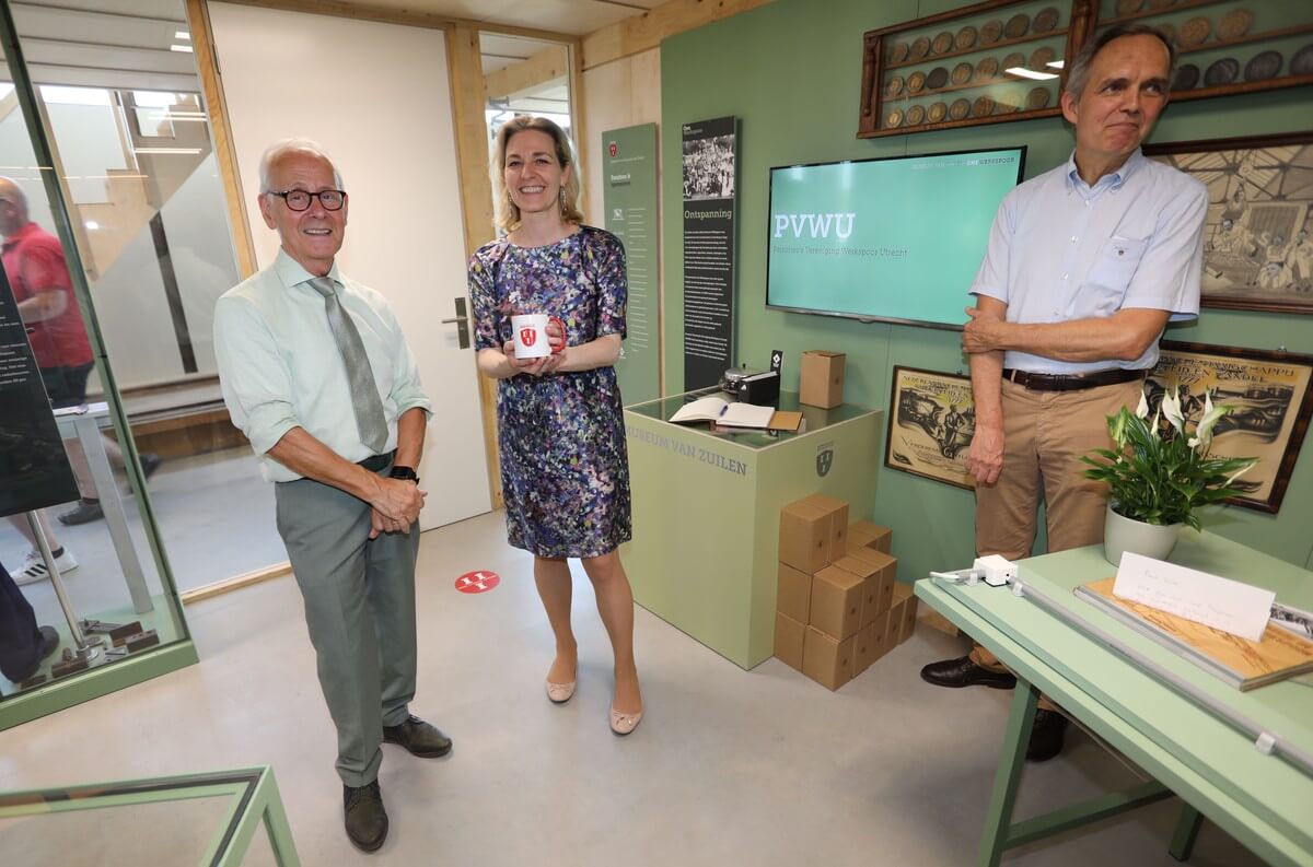 Ook wethouder Anke Klein bezocht de opening van Museum van Zuilen. Foto: Ton van den Berg